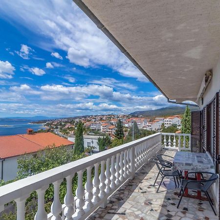 3 Bedroom Awesome Apartment In Нови-Винодолски Экстерьер фото