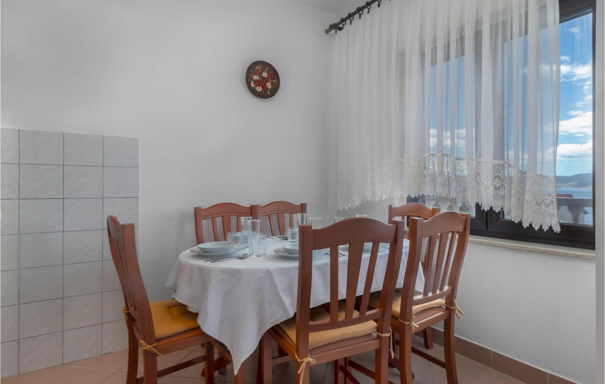 3 Bedroom Awesome Apartment In Нови-Винодолски Экстерьер фото