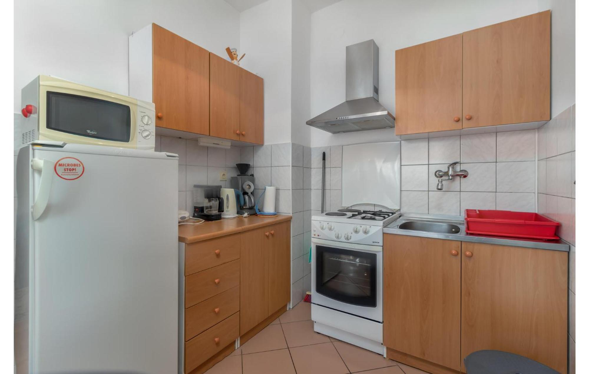 3 Bedroom Awesome Apartment In Нови-Винодолски Экстерьер фото